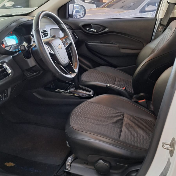 Onix Hatch 1.4 4P FLEX LTZ AUTOMÁTICO