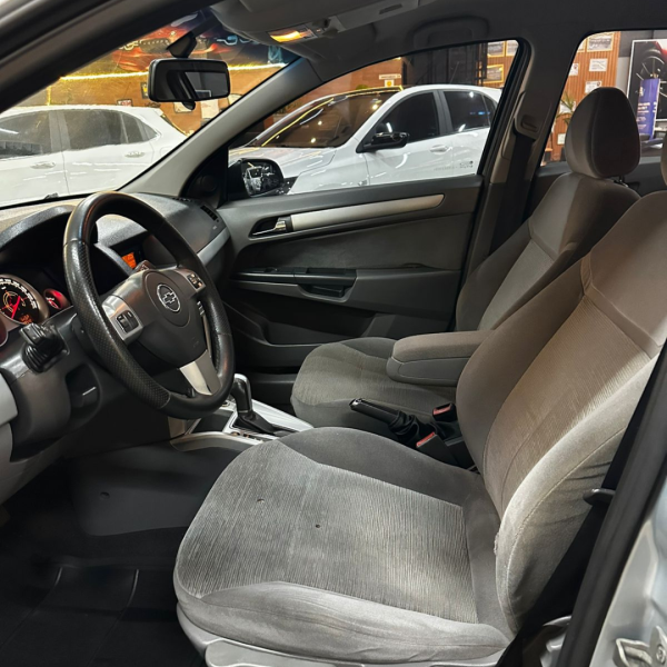 Vectra Sedan 2.0 4P FLEX ELEGANCE AUTOMÁTICO