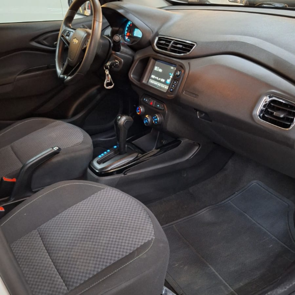 Prisma 1.4 4P LT FLEX AUTOMÁTICO