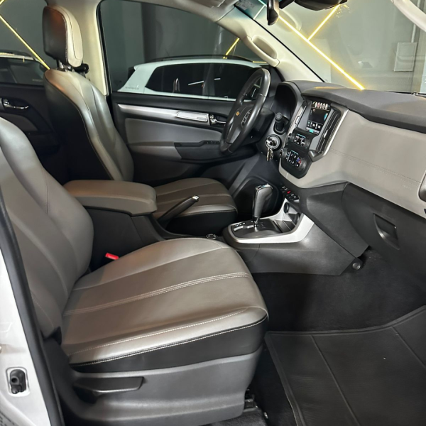 S10 2.8 16V LTZ CABINE DUPLA 4X4 TURBO DIESEL AUTOMÁTICO