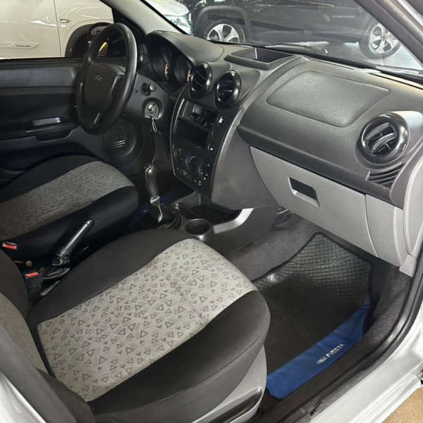 Fiesta Sedan 1.6 4P ROCAM FLEX