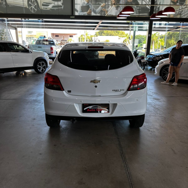 Onix Hatch 1.4 4P FLEX LTZ AUTOMÁTICO