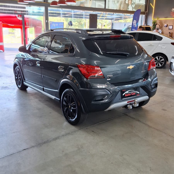 CHEVROLET Onix Hatch 1.4 4P FLEX ACTIV AUTOMÁTICO