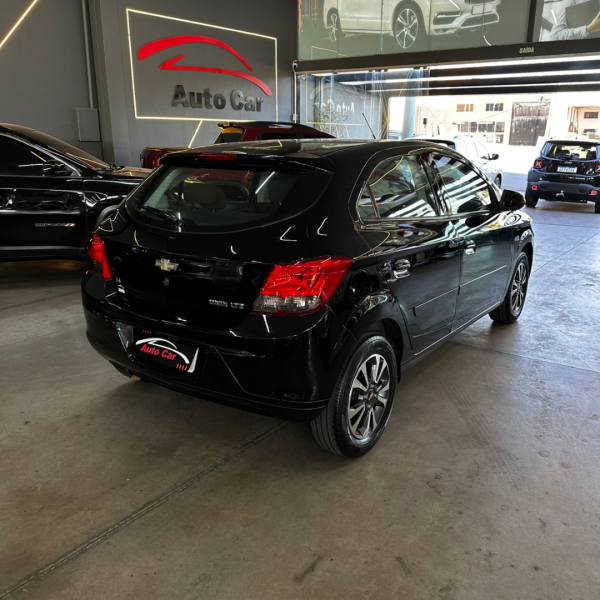 Onix Hatch 1.4 4P FLEX LTZ AUTOMÁTICO