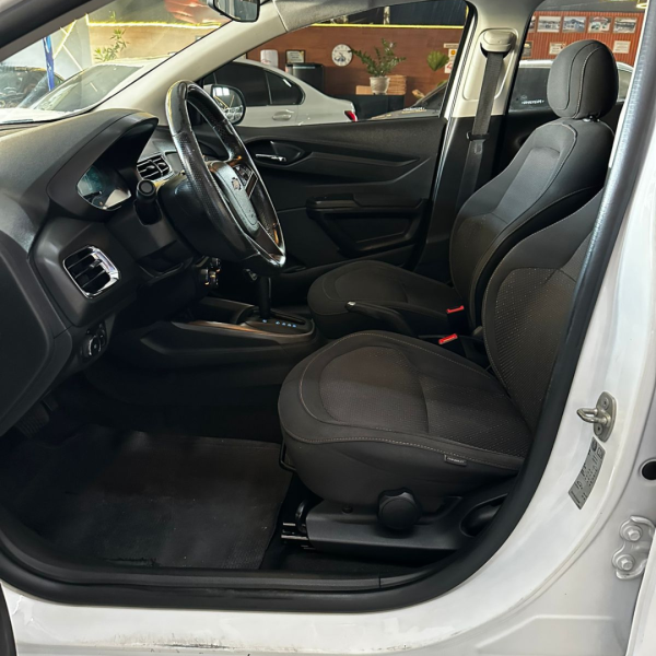 Onix Hatch 1.4 4P FLEX LTZ AUTOMÁTICO