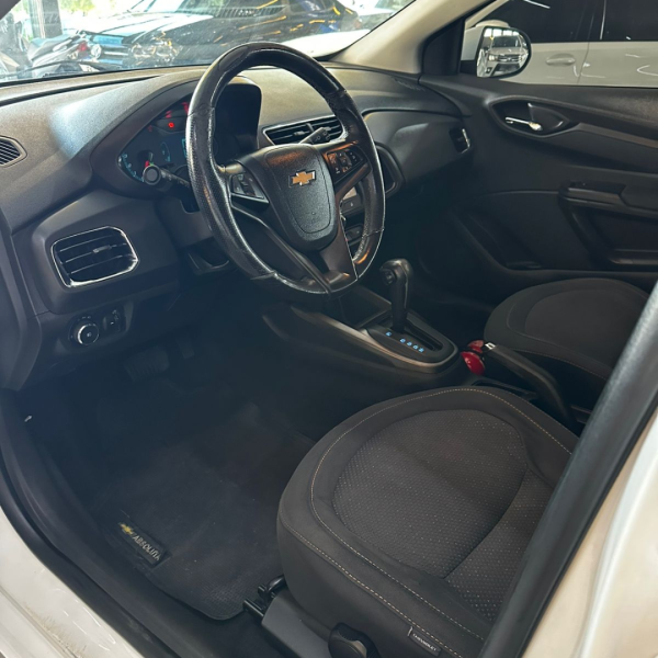 Onix Hatch 1.4 4P FLEX LTZ AUTOMÁTICO