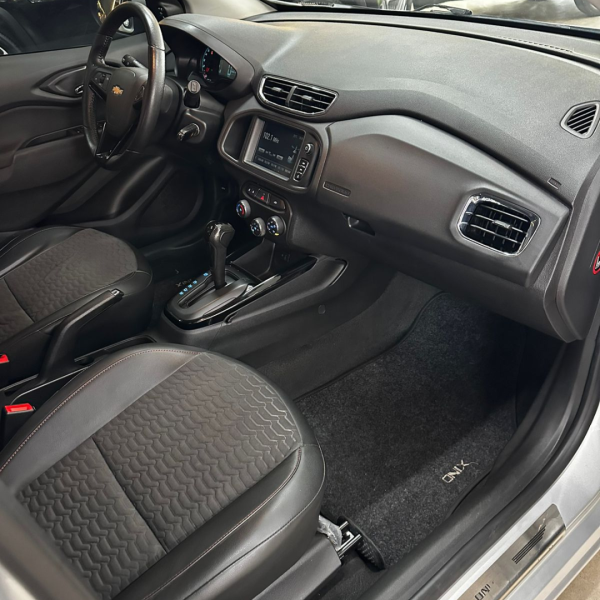 Onix Hatch 1.4 4P FLEX LTZ AUTOMÁTICO