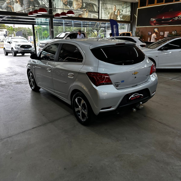 Onix Hatch 1.4 4P FLEX LTZ AUTOMÁTICO