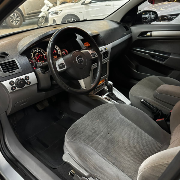Vectra Sedan 2.0 4P FLEX ELEGANCE AUTOMÁTICO