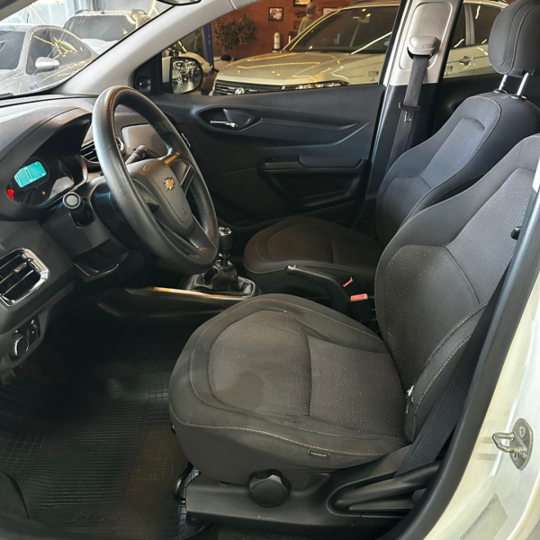 Onix Hatch 1.4 4P FLEX LT