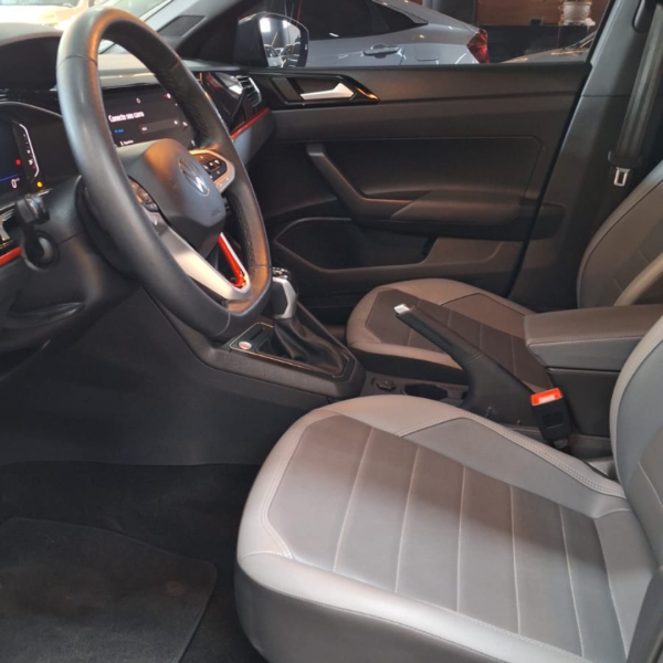 VOLKSWAGEN Nivus 1.0 4P FLEX 200 TSI HIGHLINE AUTOMÁTICO