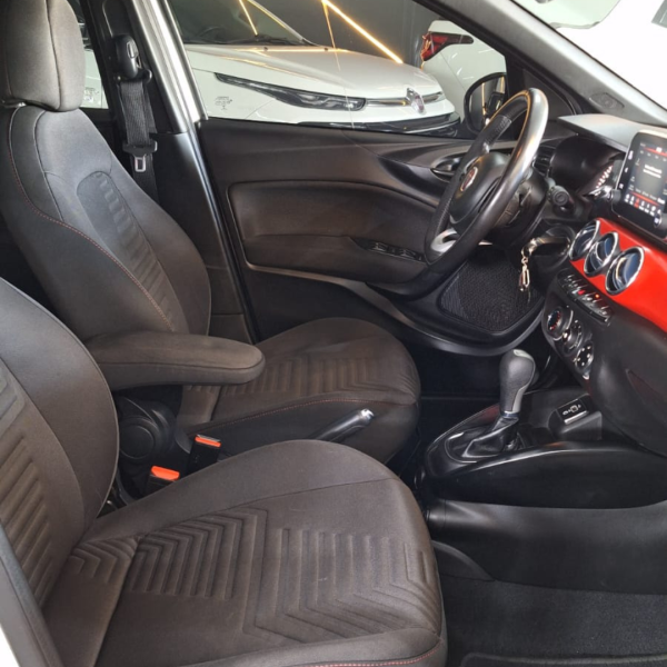FIAT Argo 1.8 4P FLEX E.TORQ HGT AUTOMÁTICO