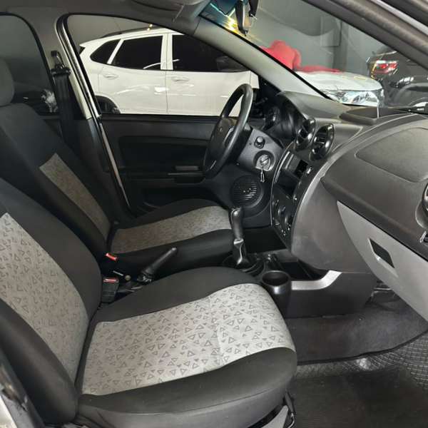 Fiesta Sedan 1.6 4P ROCAM FLEX