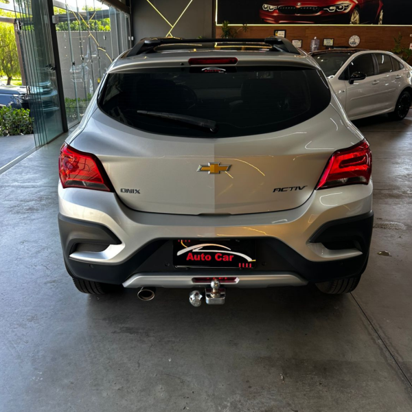 CHEVROLET Onix Hatch 1.4 4P FLEX ACTIV AUTOMÁTICO