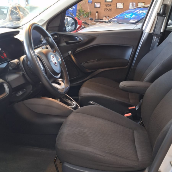 FIAT Cronos 1.8 4P FLEX DRIVE AUTOMÁTICO