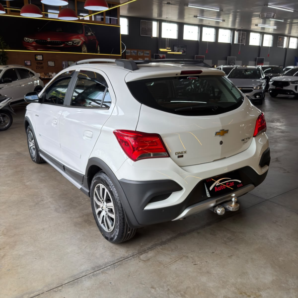 CHEVROLET Onix Hatch 1.4 4P FLEX ACTIV AUTOMÁTICO