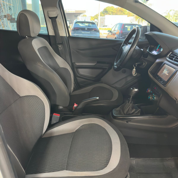 CHEVROLET Onix Hatch 1.0 4P FLEX SELEÇÃO