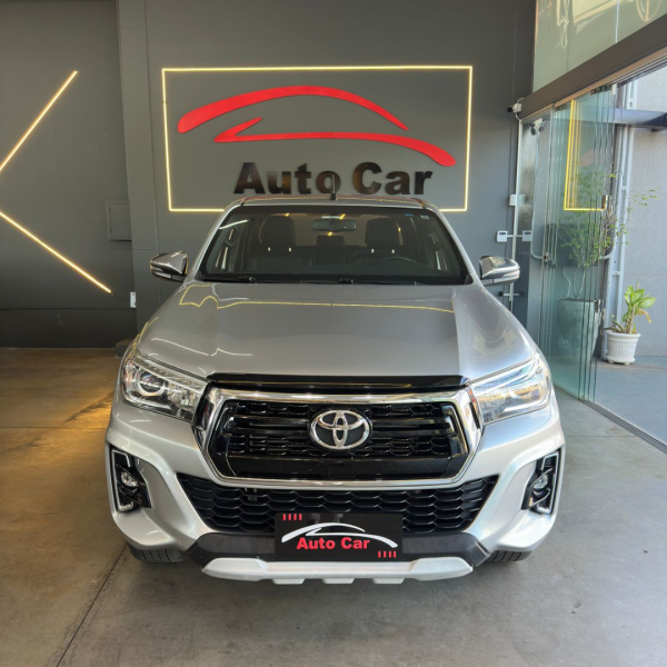 TOYOTA Hilux Caminhonete 2.8 16V SRX 50 ANOS 4X4 TURBO DIESEL CABINE DUPLA AUTOMÁTICO