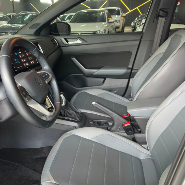 VOLKSWAGEN Nivus 1.0 4P FLEX 200 TSI HIGHLINE TURBO AUTOMÁTICO