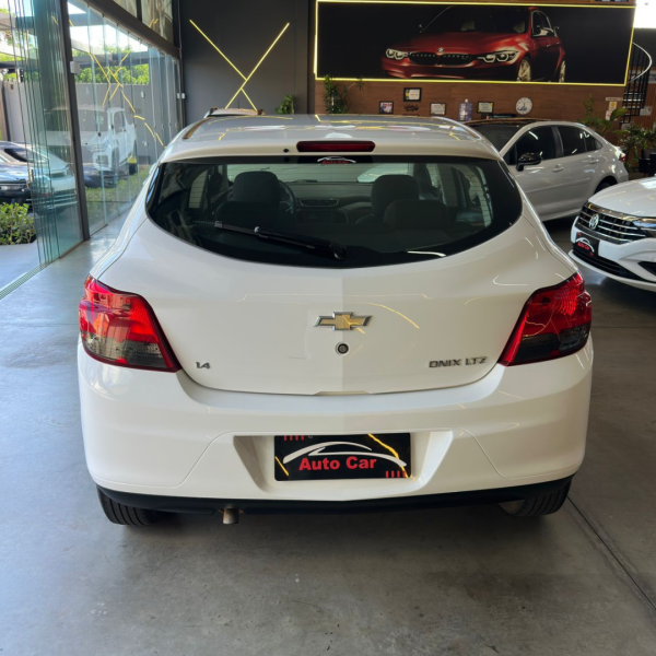 CHEVROLET Onix Hatch 1.4 4P FLEX LTZ