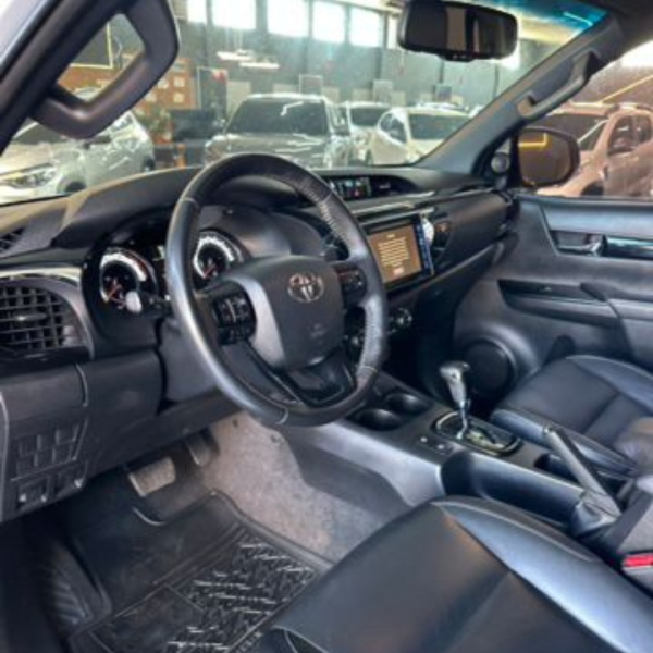 TOYOTA Hilux Caminhonete 2.8 16V SRX 50 ANOS 4X4 TURBO DIESEL CABINE DUPLA AUTOMÁTICO