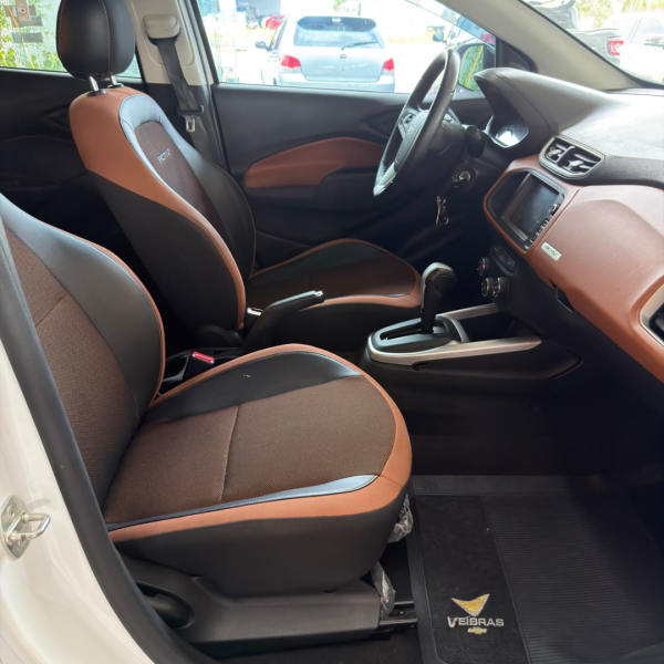 CHEVROLET Onix Hatch 1.4 4P FLEX ACTIV AUTOMÁTICO