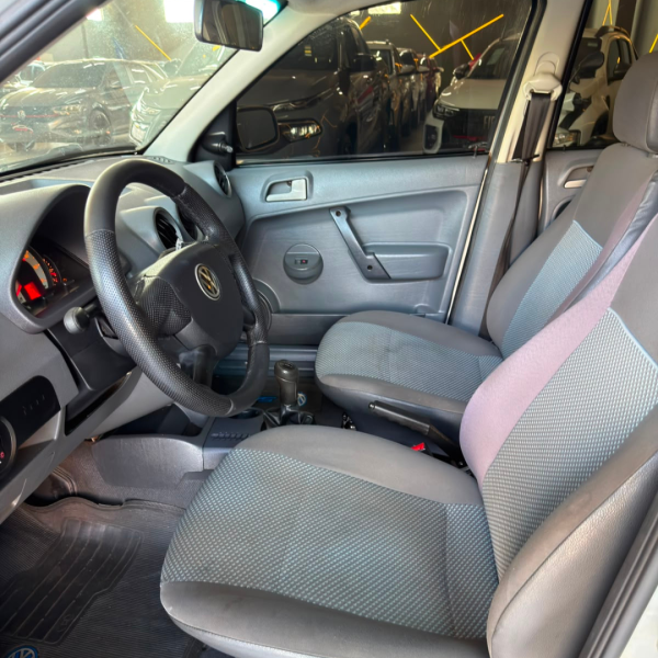 VOLKSWAGEN Gol 1.0 4P G4 FLEX