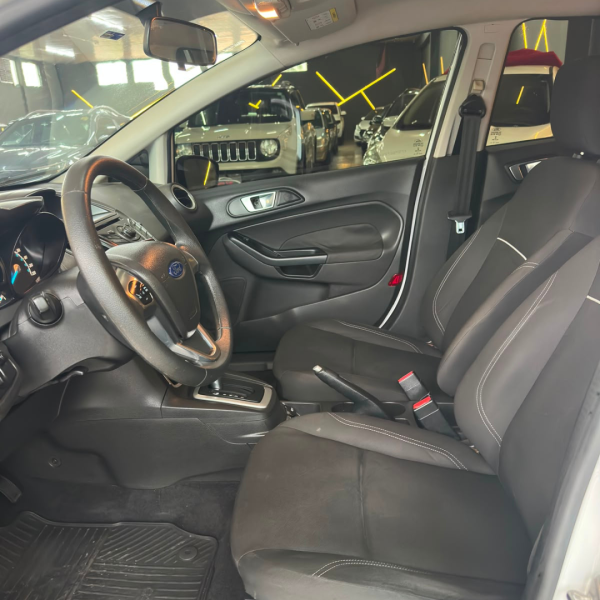 FORD Fiesta Hatch 1.6 4P FLEX SE POWERSHIFT AUTOMÁTICO