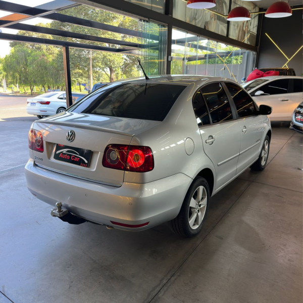 VOLKSWAGEN Polo Sedan 1.6 4P COMFORTLINE FLEX
