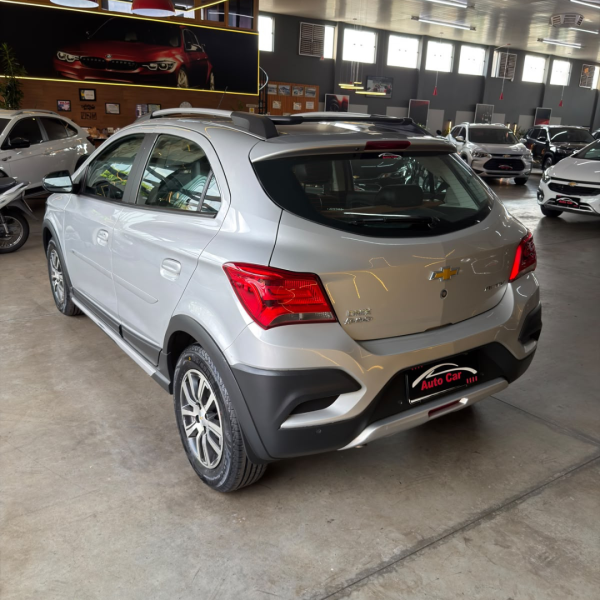 CHEVROLET Onix Hatch 1.4 4P FLEX ACTIV AUTOMÁTICO