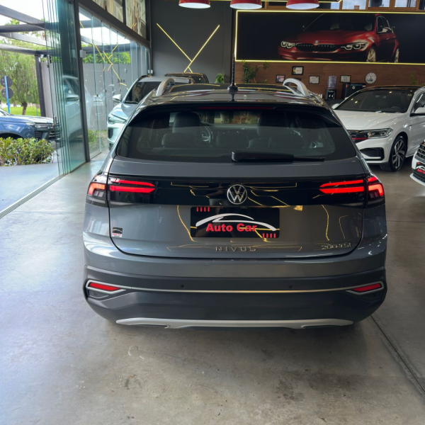 VOLKSWAGEN Nivus 1.0 4P FLEX 200 TSI HIGHLINE TURBO AUTOMÁTICO