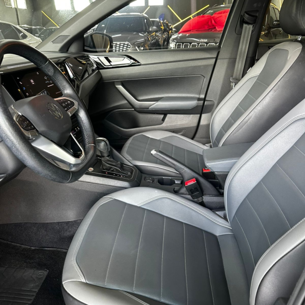 VOLKSWAGEN Nivus 1.0 4P FLEX 200 TSI HIGHLINE TURBO AUTOMÁTICO