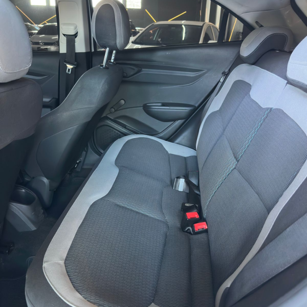 CHEVROLET Onix Hatch 1.0 4P FLEX SELEÇÃO