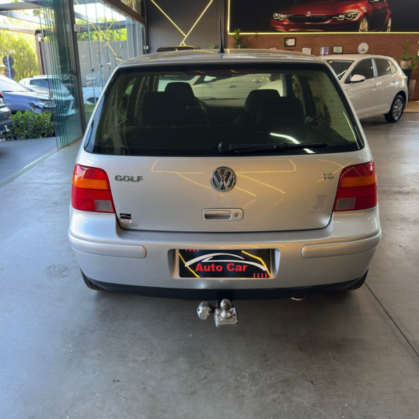VOLKSWAGEN Golf 1.6 4P