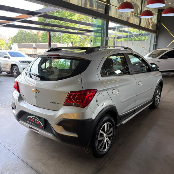 CHEVROLET Onix Hatch 1.4 4P FLEX ACTIV AUTOMÁTICO