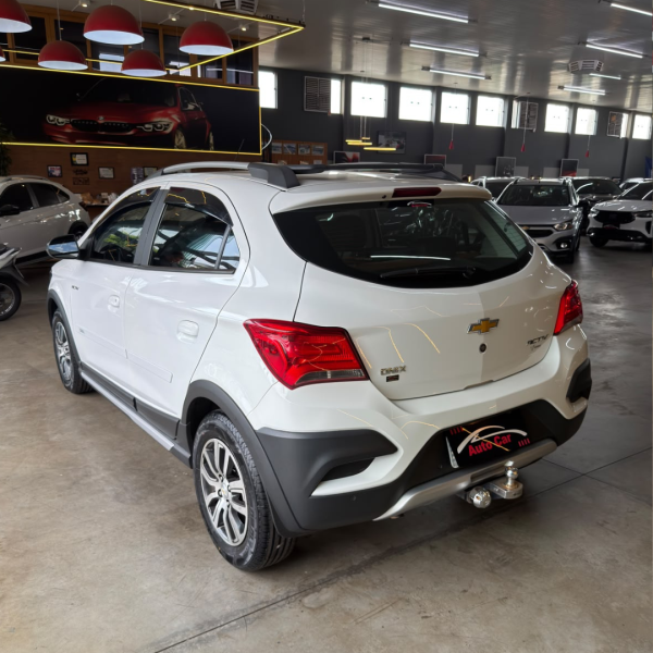 CHEVROLET Onix Hatch 1.4 4P FLEX ACTIV AUTOMÁTICO