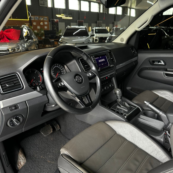VOLKSWAGEN Amarok 3.0 V6 CABINE DUPLA HIGHLINE 4X4 TURBO INTERCOOLER AUTOMÁTICO