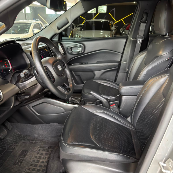 FIAT Toro 1.3 16V 4P FLEX 270 TURBO VOLCANO AUTOMÁTICO