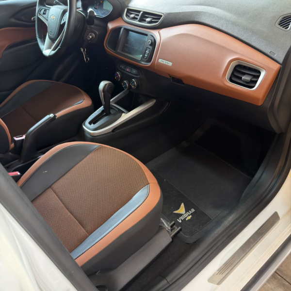 CHEVROLET Onix Hatch 1.4 4P FLEX ACTIV AUTOMÁTICO