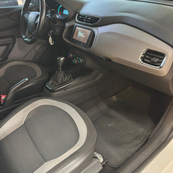 CHEVROLET Onix Hatch 1.0 4P FLEX SELEÇÃO