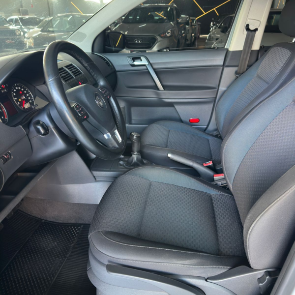 VOLKSWAGEN Polo Sedan 1.6 4P COMFORTLINE FLEX