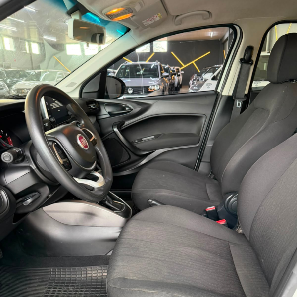 FIAT Cronos 1.8 4P FLEX DRIVE AUTOMÁTICO