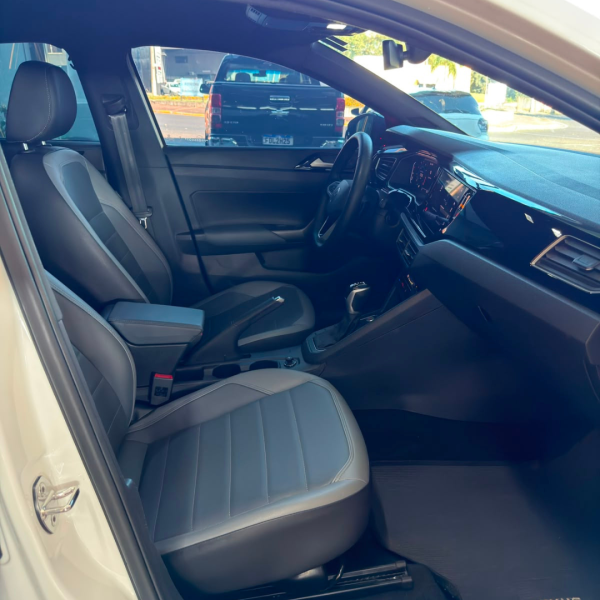 VOLKSWAGEN Nivus 1.0 4P FLEX 200 TSI HIGHLINE TURBO AUTOMÁTICO