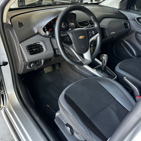 CHEVROLET Onix Hatch 1.4 4P FLEX ACTIV AUTOMÁTICO