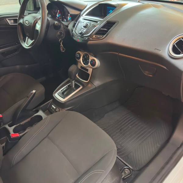 FORD Fiesta Hatch 1.6 4P FLEX SE POWERSHIFT AUTOMÁTICO