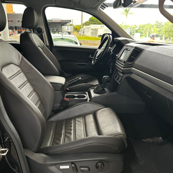 VOLKSWAGEN Amarok 3.0 V6 CABINE DUPLA HIGHLINE 4X4 TURBO INTERCOOLER AUTOMÁTICO