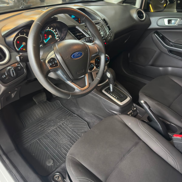 FORD Fiesta Hatch 1.6 4P FLEX SE POWERSHIFT AUTOMÁTICO