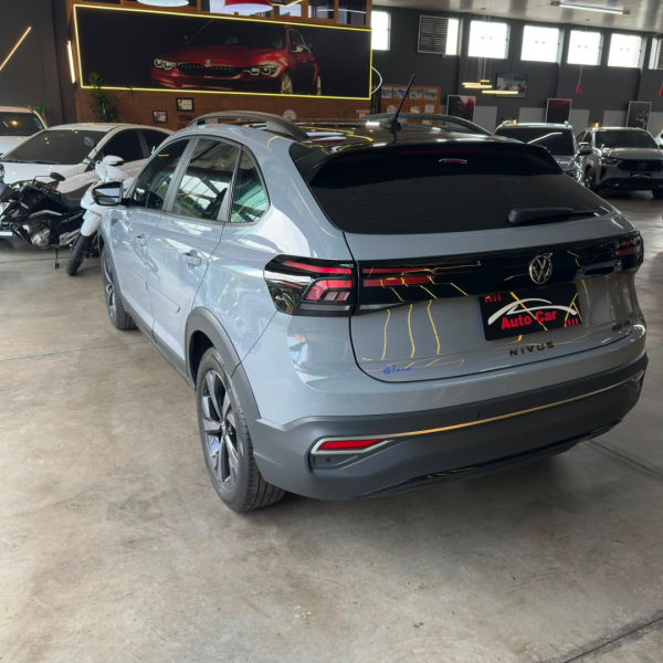 VOLKSWAGEN Nivus 1.0 4P FLEX 200 TSI HIGHLINE TURBO AUTOMÁTICO