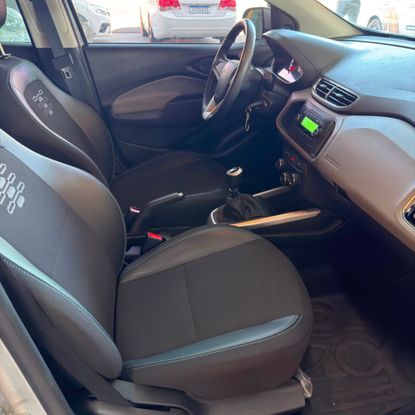 CHEVROLET Onix Hatch 1.0 4P FLEX LT
