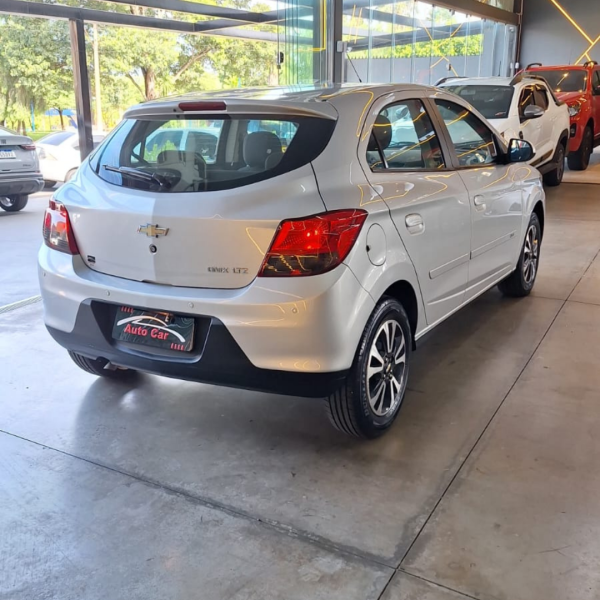 CHEVROLET Onix Hatch 1.4 4P FLEX LTZ AUTOMÁTICO